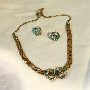 Vintage Phyllis necklace and clip on earrings.💋signed 💋